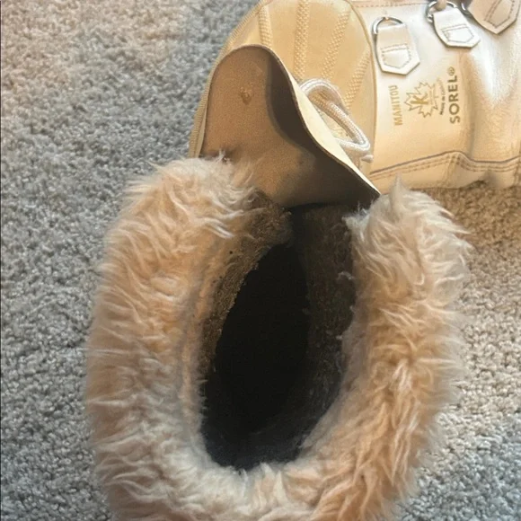 Sorel Cream and Tan Fur-Lined Boots - Picture 6 of 10